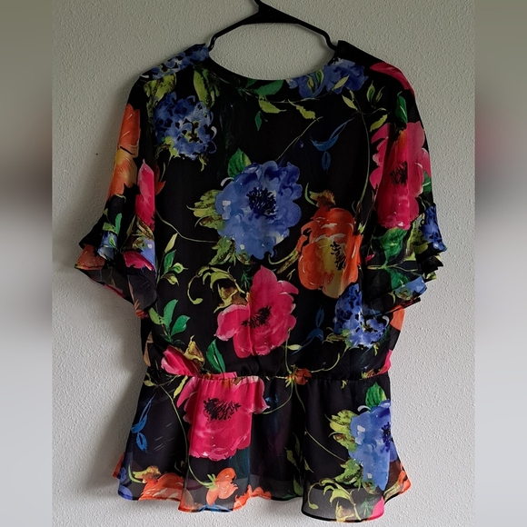 Eci Women's Floral Wrap Top - XL - Picture 2 of 5